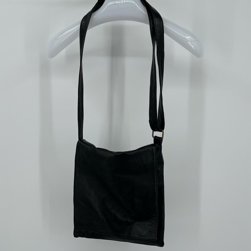 VERA PELLE BLACK LEATHER CROSSBODY PURSE